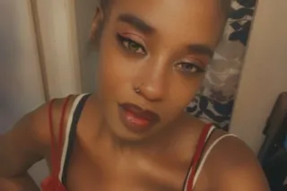 slim and petite - Image 3