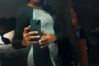 slim and petite - Image 5